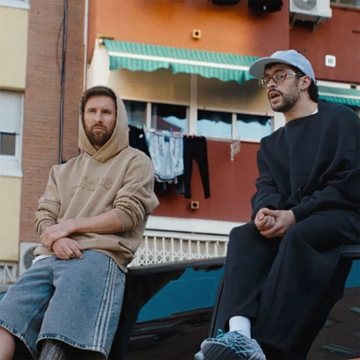 Bad Bunny x adidas F50 Ghost Sprint w kolorze Dark Marine - widok z boku na białym tle